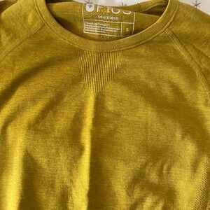 Salta yellow underscrub top